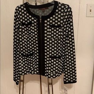 Polka dot sweater with zipper